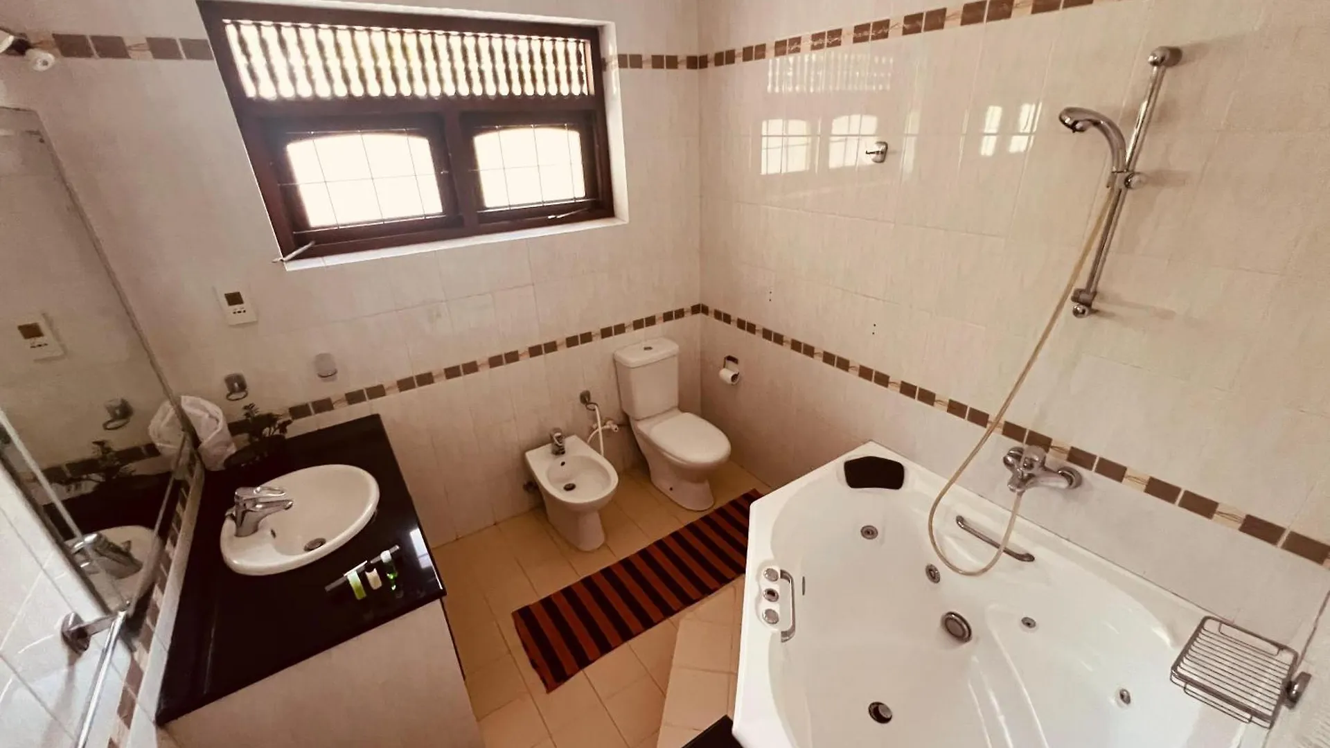 Ocean Beauty Guest House Νεγκόμπο